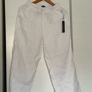 Tahari Women White flare y wide leg.